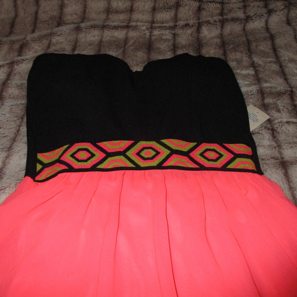 Strapless Dress - Picture 7 of 8